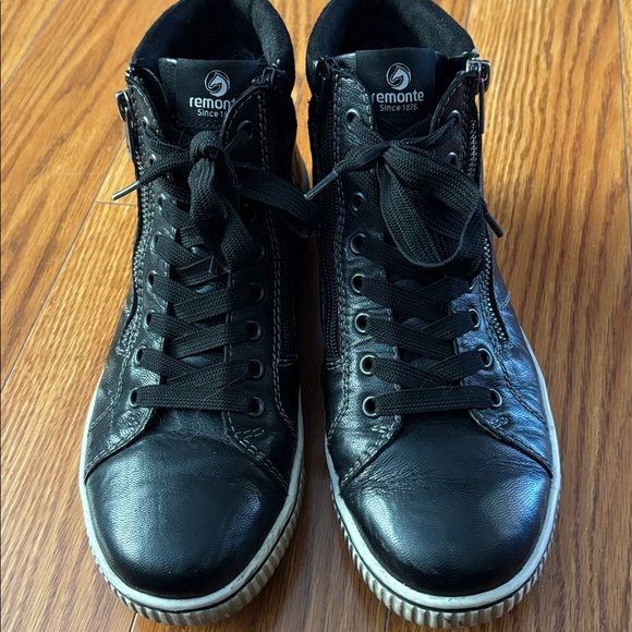 REMONTE BLACK LEATHER HIGH TOP SNEAKERS - Picture 7 of 8